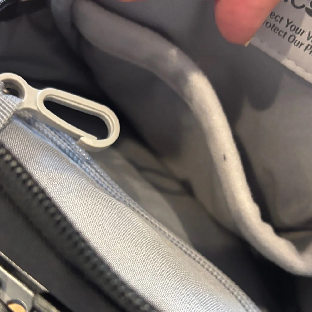 Pacsafe compact secure